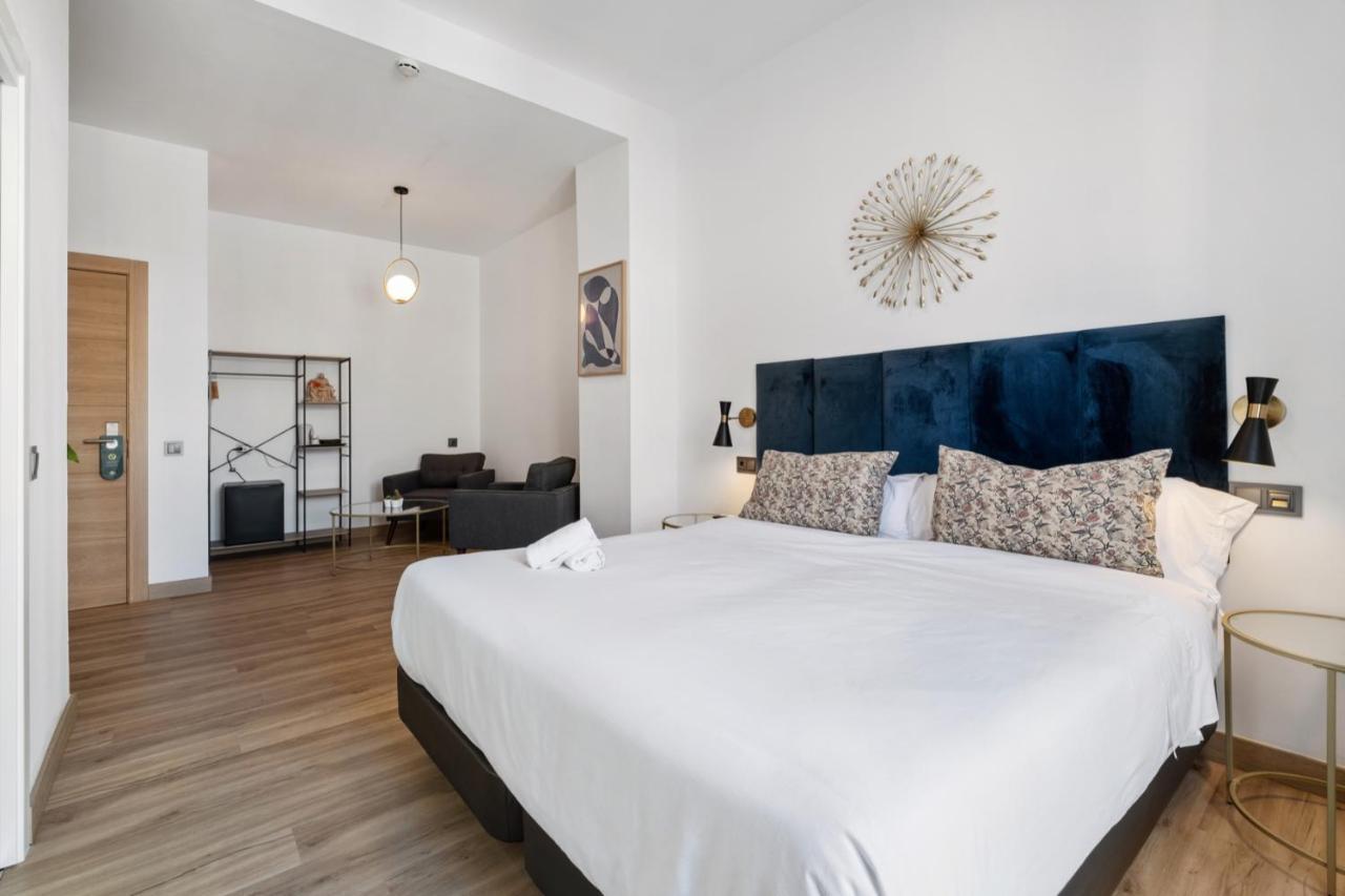 Malaga City Suites エクステリア 写真