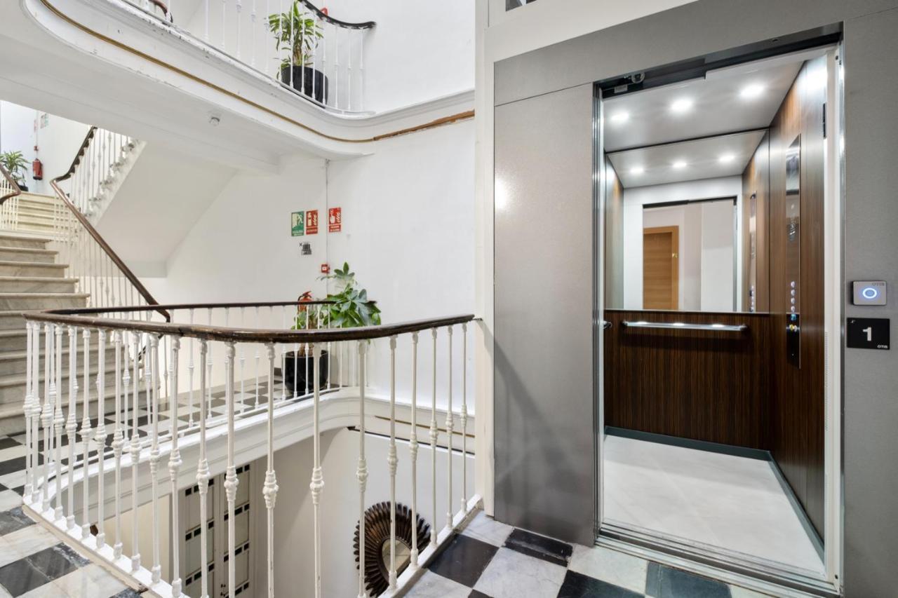 Malaga City Suites エクステリア 写真